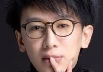 快手喵爷个人资料    他是很多明星的御用化妆师