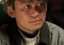 草根明星王宝强开200万奔驰大G（王宝强赚钱方面的速度惊人）