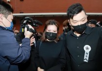 吴孟达的妻子（吴孟达已经去世1年了侯珊燕对他的痴爱很让人泪目）