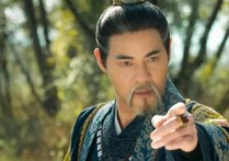 TVB一线男星黄智贤身材大走样（明显看出小肚腩昔日健硕身形不再男神变大叔）