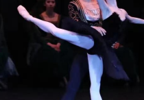 芭蕾演员戚冰雪  有好身体跳好作品用好状态迎接剧场满座时刻