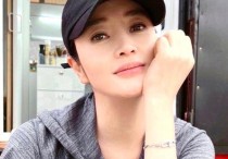 51岁影后金憓秀罕见成大波浪长发（绝美的造型惊艳了无数粉丝）