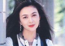 香港女演员关之琳（关之琳如今不靠男人也可以支撑自己富贵的生活）