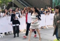杨幂自爆为了瘦腿抽脂两斤（人家腿就是美连生图都能hold住）