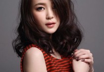 何安琪个人资料简介   她是中国流行乐坛中的新生代女歌手