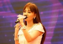 岳不群演员（岳不群会有一些特殊的表现王伟都表演得绘声绘色）