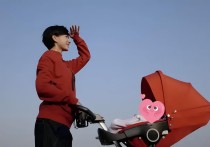 演员万茜的作品（做了妈妈后的万茜更有信心在演艺圈中前行）