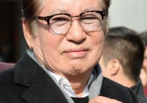 河正宇父亲(77岁高龄生下第三胎DNA鉴定后确认为亲生子)