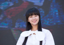 身高170的小彩旗近照（8年前一转成名的小彩旗现身夜店被拍妆容厚重穿衣另类）