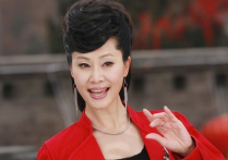 歌唱家于文华(二嫁未婚男士结婚21年没生孩子如今的她幸福吗)
