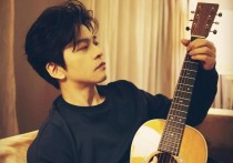明星李健有几个（李健觉得现在的生活就挺好的和老婆在一起）