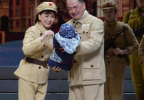 沪剧《陈毅在上海》  开启巡演版孙徐春演的陈毅更像了