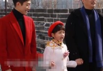 黄磊带小女儿拍摄mv（和姐姐颜值都很高大眼睛瓜子脸十分俏皮可爱）