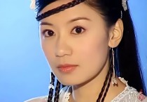 贾静雯的这双眼睛眉骨高缔造洋气与侠气眼睛清澈眼型狡黠