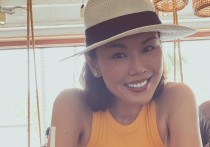 42岁香港知名女歌手何嘉莉(自曝一家五口全部确诊新冠都已康复）