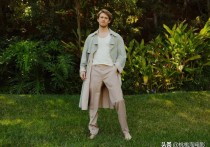 英国男星乔·阿尔文时尚杂志大片（柔软金发湛蓝眼眸深邃惬意放松）