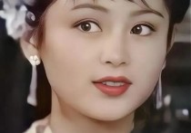 演员陈红的老公（陈凯歌和陈红夫妻俩已经牵手走过了26个春夏秋冬）
