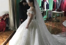 网红giao哥晒照宣布结婚了       Giao哥结婚话题瞬间霸占微博热搜