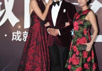 蔡少芬赢在了身高上（和矮13cm的朱茵同框气场强的不是一星半点）