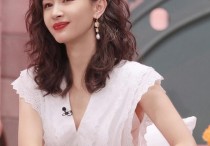 王子文的发型太有气场了（别看个子小但她的泡面头真挺凌厉的）