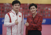 主持人王宁特地穿红衣服采访樊振东