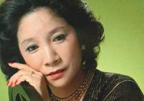 江利智惠美和高仓健（负气离婚一生无子无女带着遗憾相继去世）