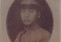 钟崇鑫遗孀张淑英（分别77年后终再见灵位前哭诉着几十年的思念）