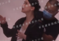 周迅拍广告疑似现场发飙（哈欠连连显疲惫情绪激动直接离场）