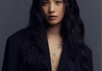 31岁韩国女星NANA  展现迷人魅力胸前纹身吸引网友目光
