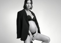 香港知名女星郭思琳怀孕临盆在即（孕肚写真照引发不少网友的关注）