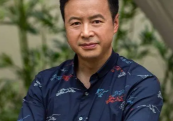 演员褚栓忠  原来世界上真的有为了体谅丈夫孝心委屈自己婚房的妻子