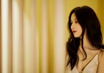 瘦下来的颖儿重拾性感魅力（一身吊带裙尽显女人味气质出众）