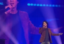 王力宏正式复出开演唱会  一直心系孩子现场人山人海座无虚席