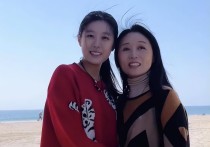 吴琼21岁养女罕曝露（网友纷纷感叹苹果跟吴琼长得太像了）