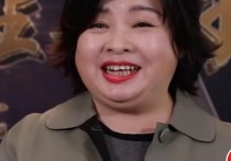 李琼再唱山路十八弯（身材走样双下巴明显网友直呼岁月太无情）