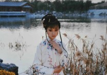 女演员郑铮（她为了演戏而放弃编制）