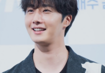 跟牛骏峰很像的男演员（只要达到自己心里的目标心里踏实了才能走得更坚定）