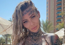 英国纹身最多的女人贝姬·霍尔特(讲述严重车祸经历被抛6米高空死里逃生）