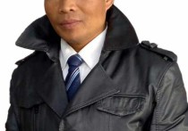老演员富林（拍过百余部戏写过千余首诗捐过8万多元善款）