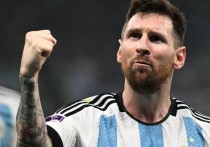 梅西偶像哭了（全世界阿根廷球迷为他们的胜利欢呼梅西压力一定很大）