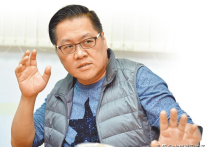 台湾相声演员朱德刚卖葱油饼当副业（央视春晚上说相声的台湾艺人）