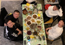 岳云鹏把德云一哥让给郭麒麟（因为自己不姓郭骂郭京飞不配）
