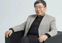 1992年余秋雨出名后（与19年原配离婚转身娶了唐僧母亲马兰）