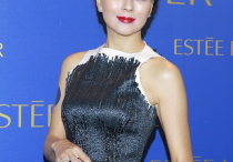 韩国演员李美凤（她可谓是50多岁女明星中的翘楚）